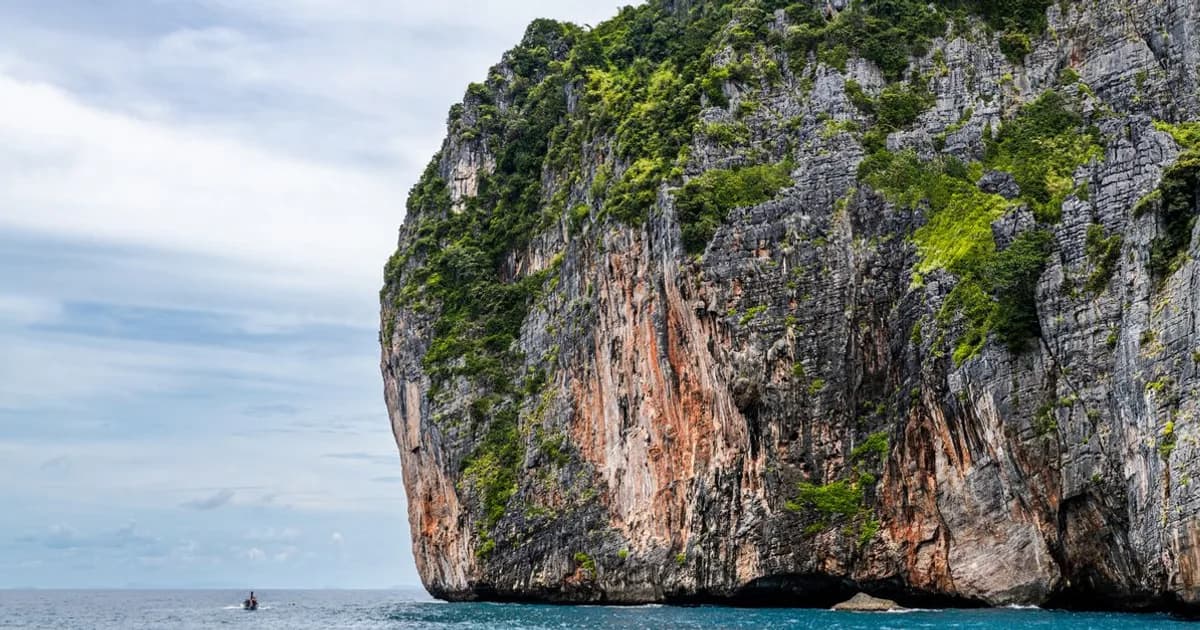Жёлтые страницы Phuket 2026: сервисы релоканта с проверкой